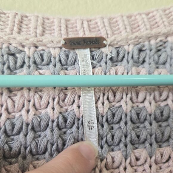 FREE PEOPLE Striped Oversized Chunky Cotton Knit Sweater Sz XS Pink Gray - Picture 2 of 12